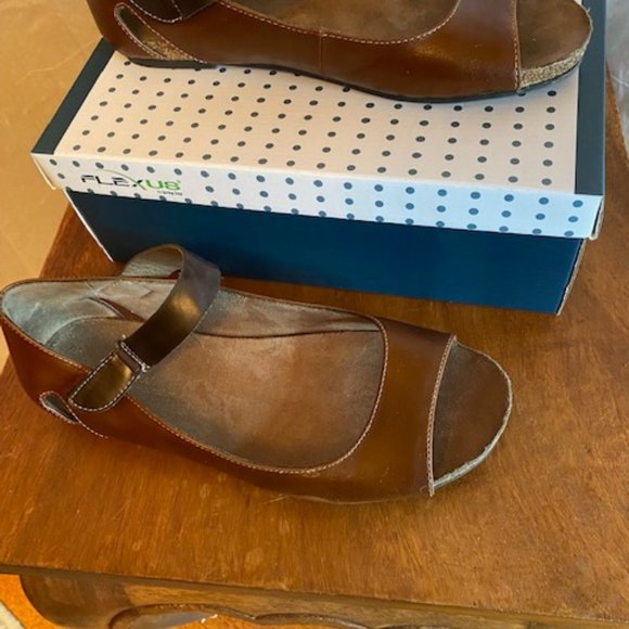 Natural Soul By Naturalizer  Open toe flat shoe size 9.5 - Picture 7 of 9